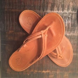 NWOT Women's Olukai U'l Leather Flip Flops Size 9